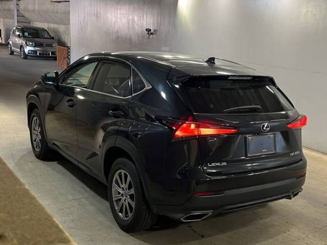 2021 Lexus NX NX300 auction photo 3