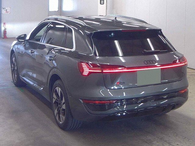 2023 Audi Q8eトロン 55クワトロSライン 4WD auction photo 2