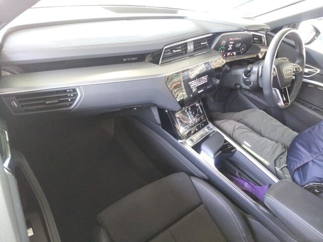 2023 Audi Q8eトロン 55クワトロSライン 4WD auction photo 3