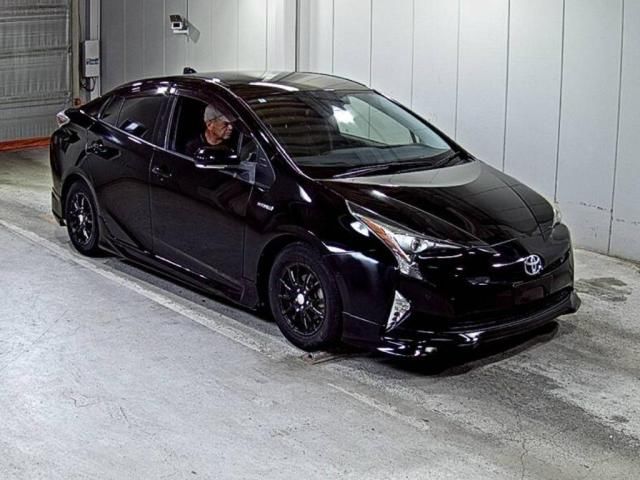 Japan Auction Vehicles 5 2016 Toyota Prius A auction photo