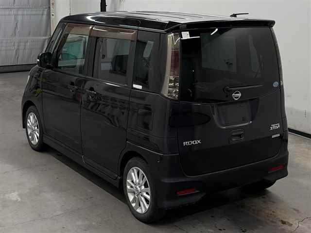 2010 Nissan Roox ハイウェイスター auction photo 2