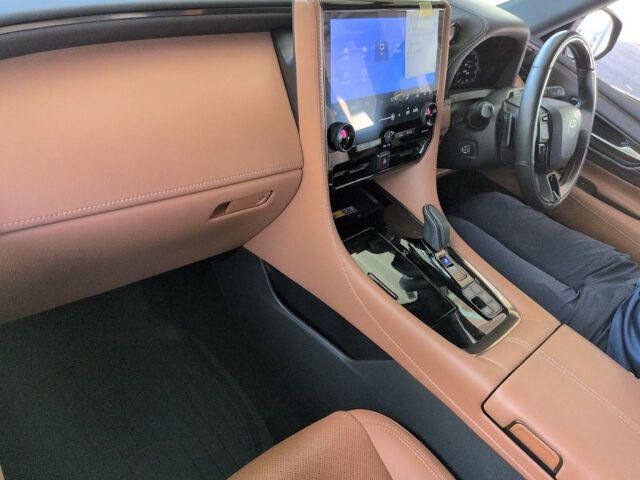2024 Toyota Vellfire Z Premier auction photo 3