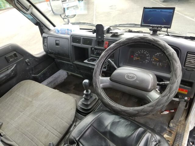 1998 Toyota Dyna crane auction photo 3
