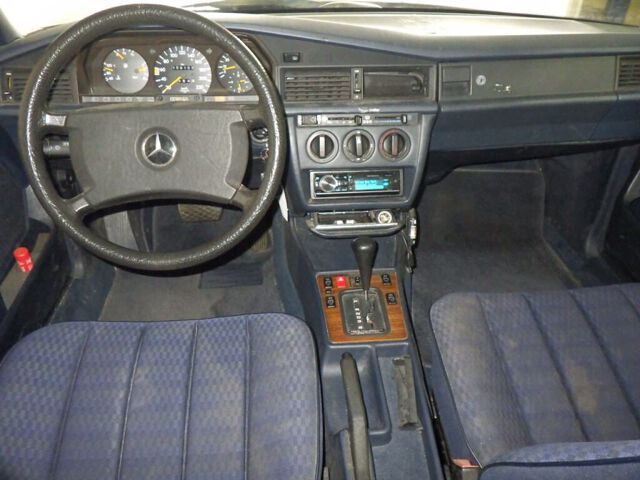 1991 Mercedes-Benz 190クラス 190E auction photo 3