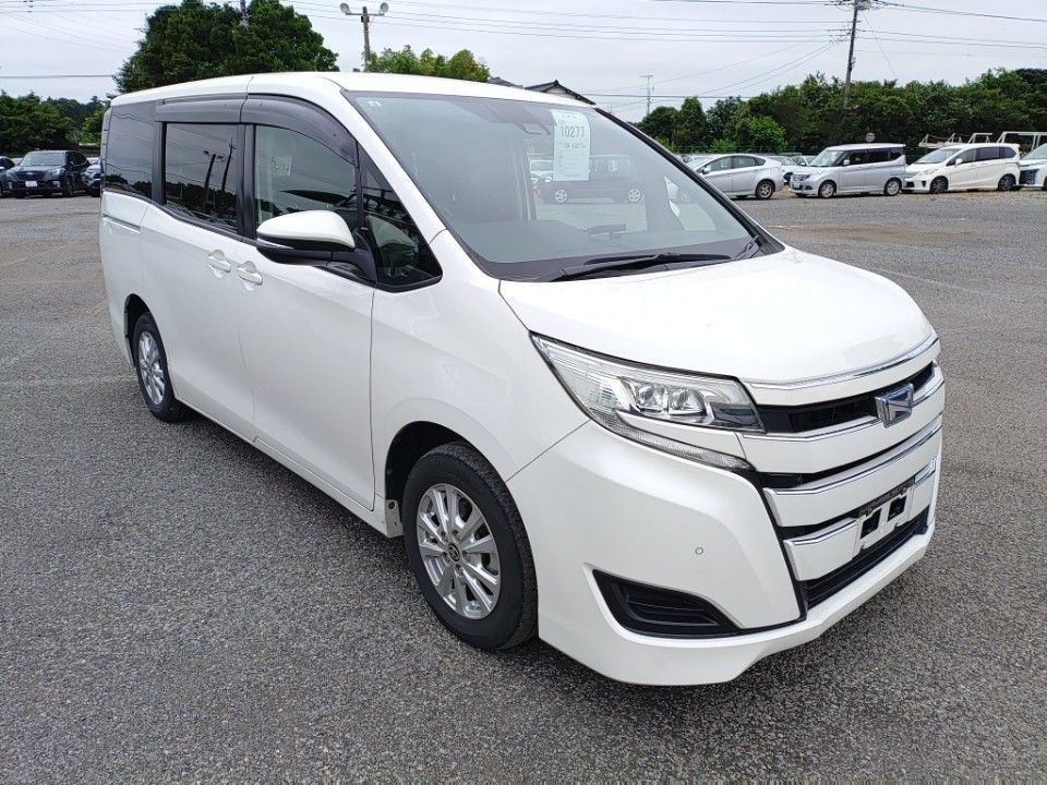 2021 Toyota Noah auction photo 4
