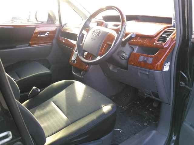 2009 Toyota Voxy 4WD Z auction photo 3