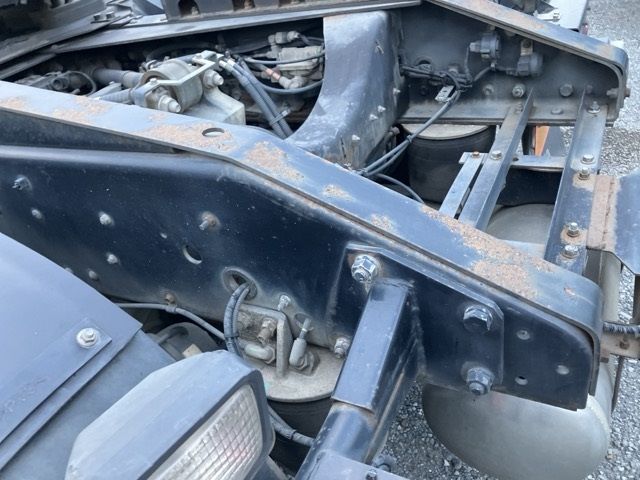 2011 Isuzu Giga トラクター auction photo 12