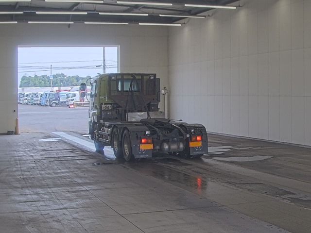 2011 Isuzu Giga トラクター auction photo 2