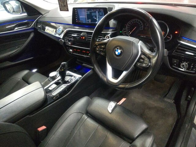 2017 BMW 5 Series auction photo 3