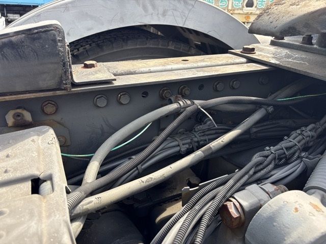 2003 Mercedes-Benz トラクター auction photo 10