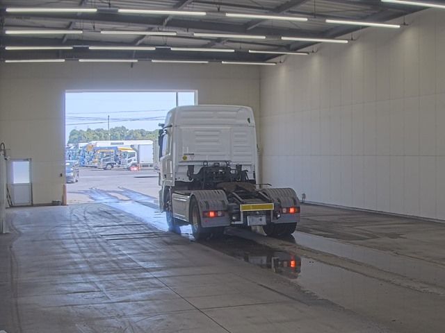 2003 Mercedes-Benz トラクター auction photo 2
