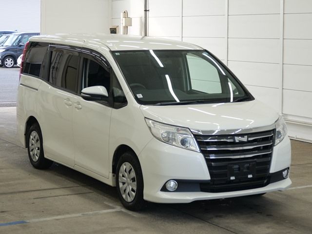 2015 Toyota Noah ワゴン X Japan auction vehicle