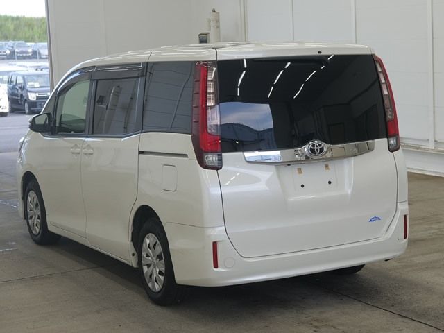 2015 Toyota Noah ワゴン X auction photo 2