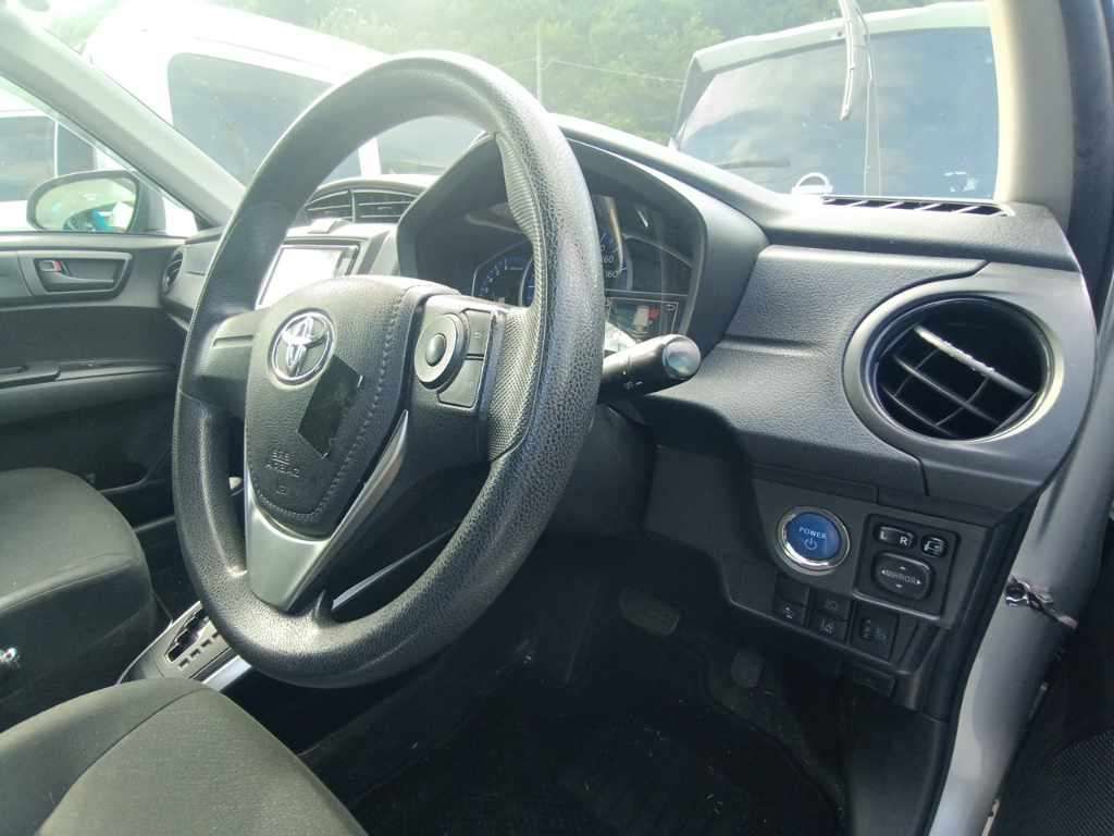 2021 Toyota Corolla Fielder ハイブリッド EX auction photo 9