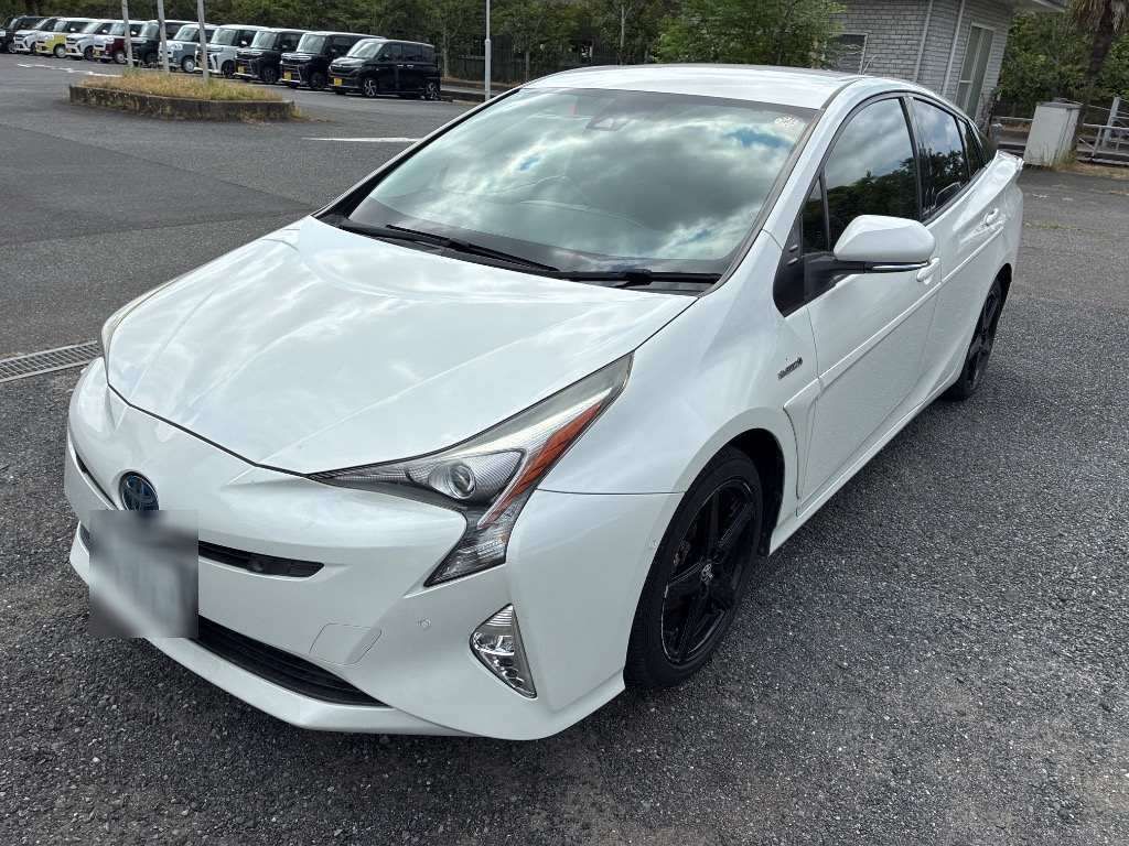 2016 Toyota Prius Aツーリングセレクション selected Japan auction vehicle