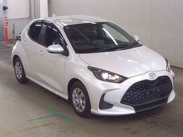 Japan Auction Vehicles 8 2025 Toyota Yaris ハイブリッドU auction photo