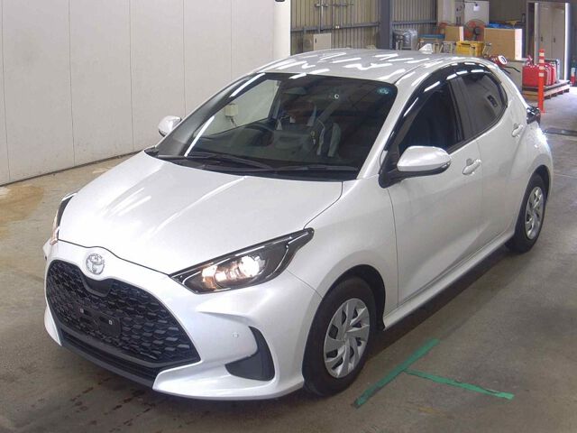 2025 Toyota Yaris ハイブリッドU auction photo 4