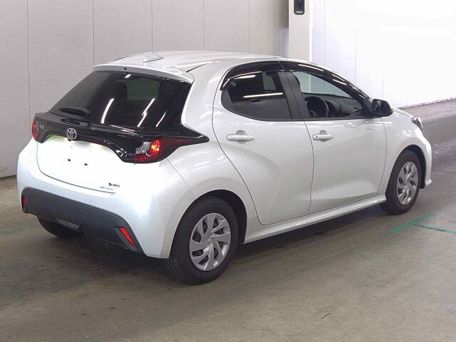 2025 Toyota Yaris ハイブリッドU auction photo 5