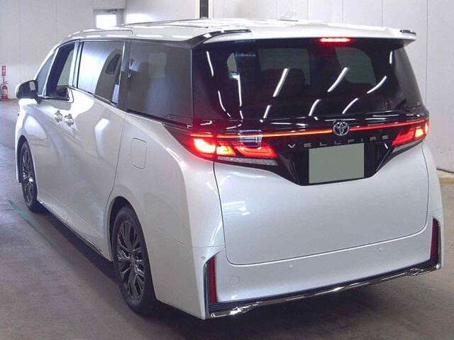 2025 Toyota Vellfire Z Premier auction photo 2