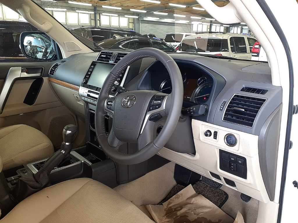 2023 Toyota Land Cruiser Prado TX Lパッケージ 4WD auction photo 9