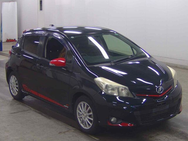 2014 Toyota Vitz F Japan auction vehicle