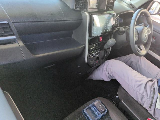 2025 Toyota Roomy カスタムG-T auction photo 3