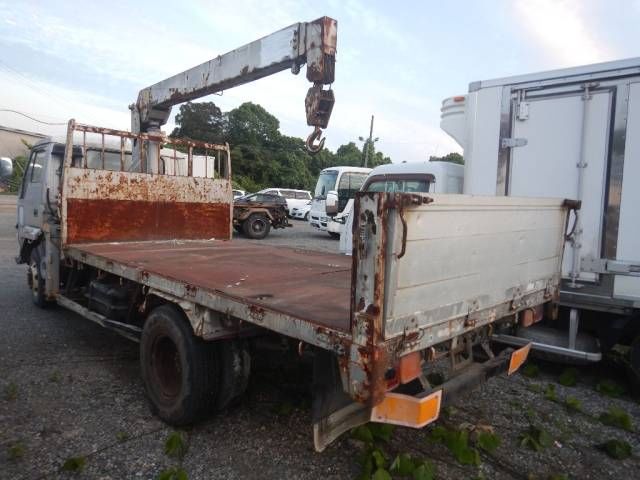 1986 Mitsubishi Fuso Fighter With crane auction photo 3
