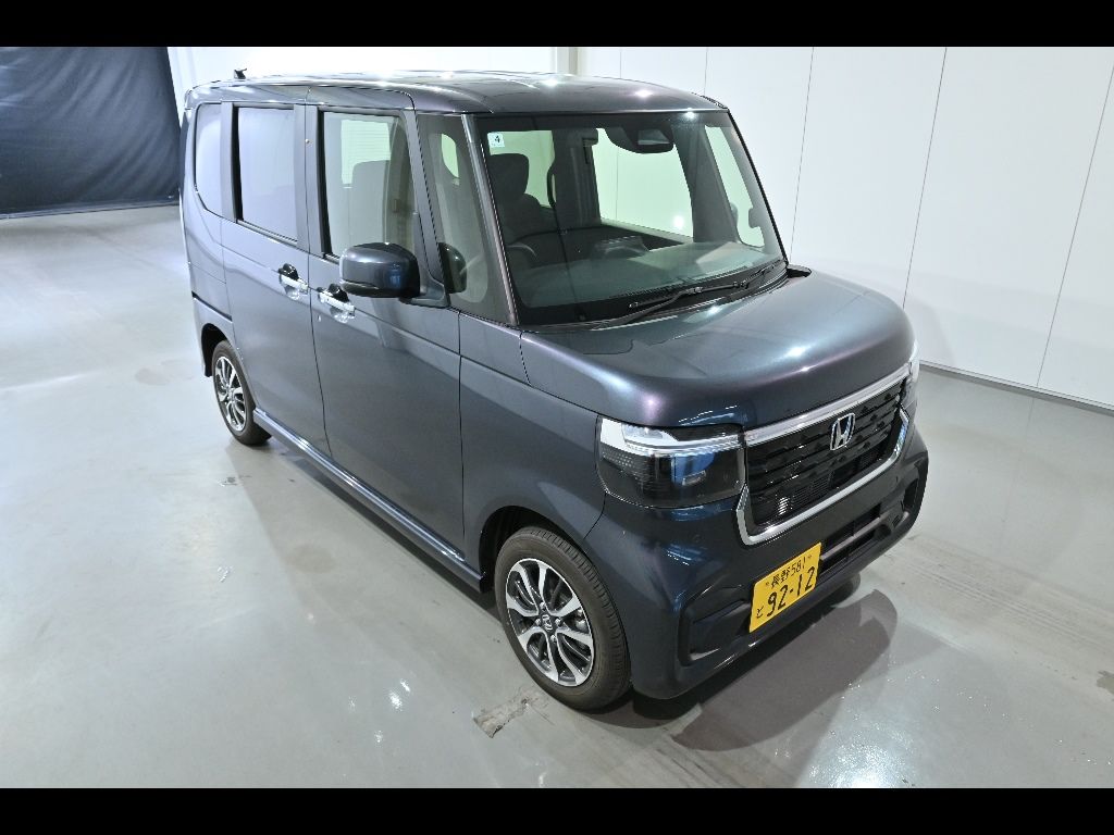 2025 Honda N-BOX 4WD Japan auction vehicle