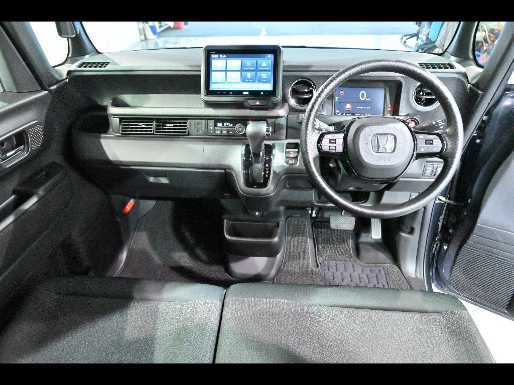 2025 Honda N-BOX 4WD カスタム auction photo 3