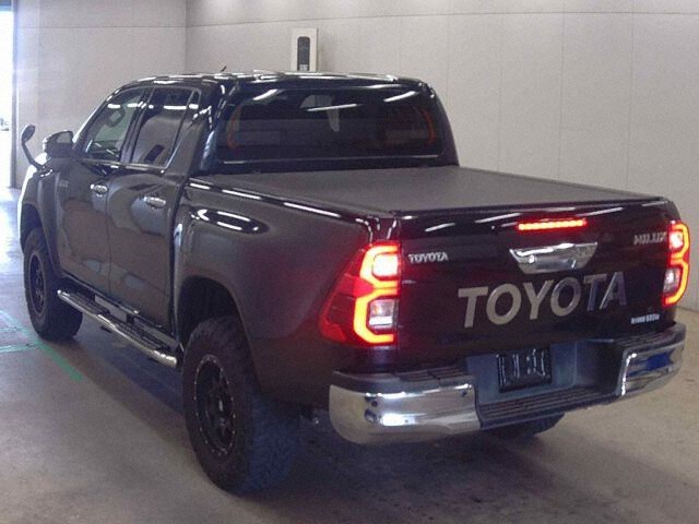 2022 Toyota Hilux Z 4WD auction photo 2