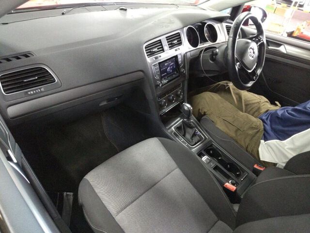 2013 Volkswagen ゴルフ TSIトレンBモションテク auction photo 3