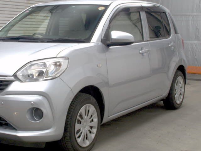 2020 Toyota Passo X L Package S auction photo 4