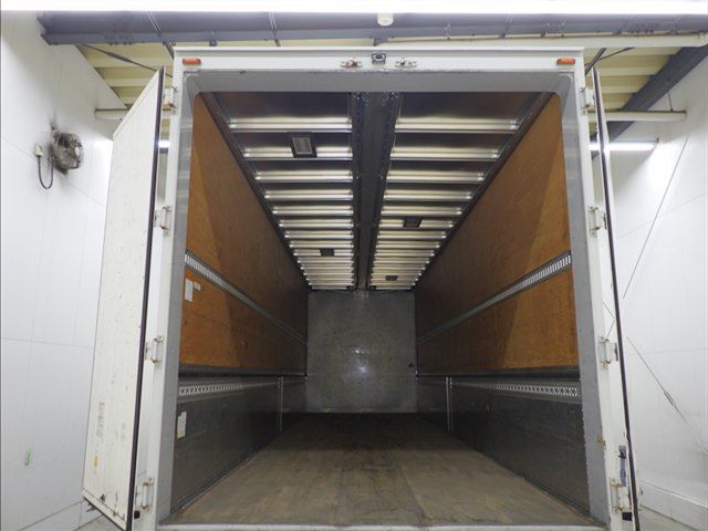 2017 Isuzu Wing auction photo 4