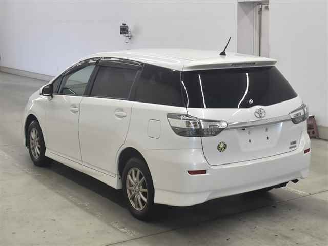 2014 Toyota Wish 1.8G auction photo 2