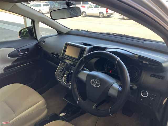 2014 Toyota Wish 1.8G auction photo 3