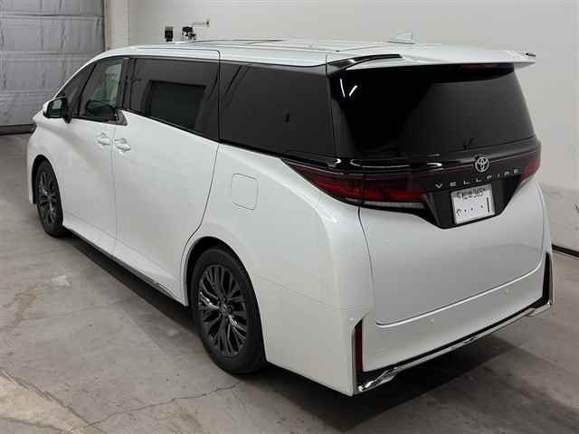 2025 Toyota Vellfire Z Premier auction photo 2