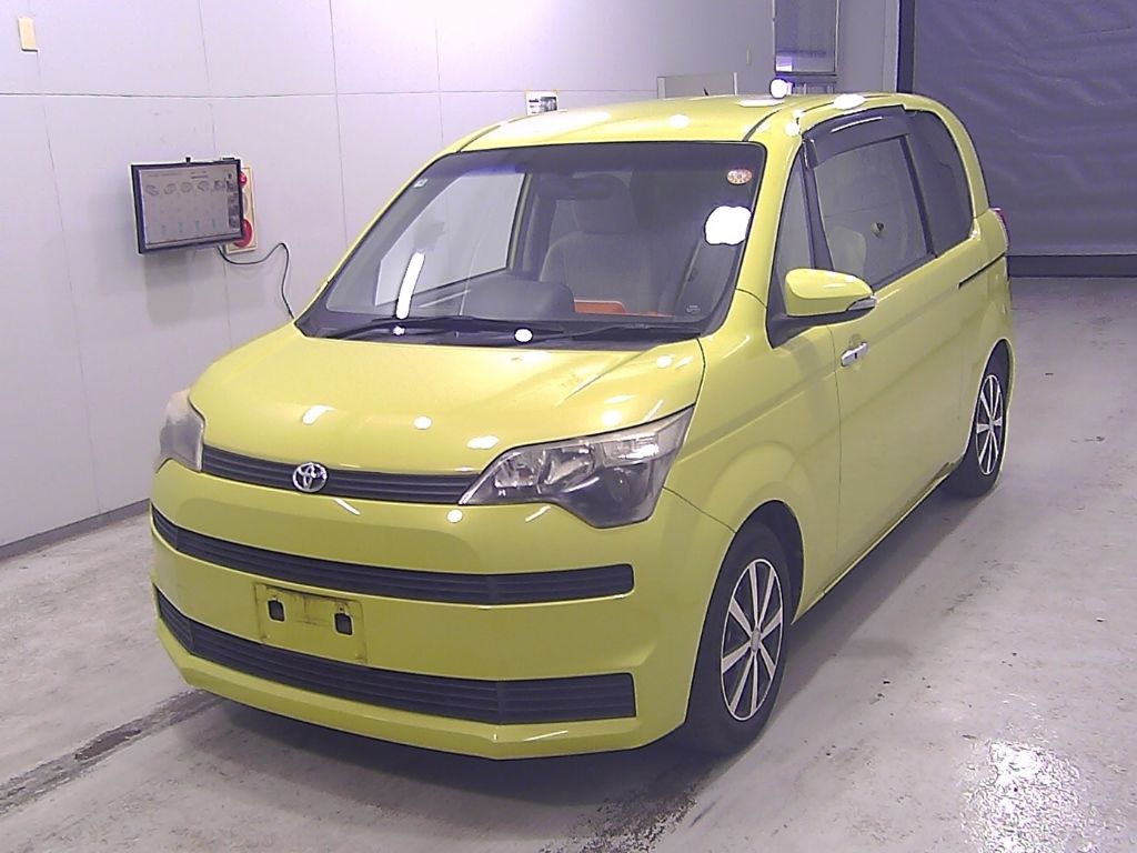 2012 Toyota Spade F auction photo 4