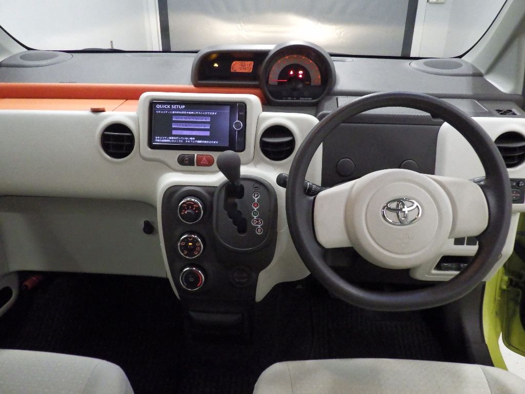 2012 Toyota Spade F auction photo 3