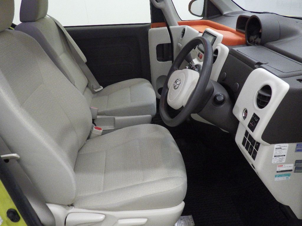 2012 Toyota Spade F auction photo 6