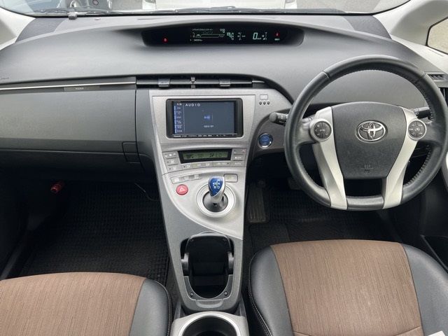 2014 Toyota Prius G auction photo 4