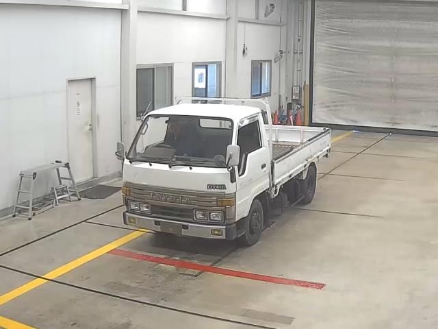 Japan Auction Vehicles 10 1990 Toyota Dyna Flatbed auction photo