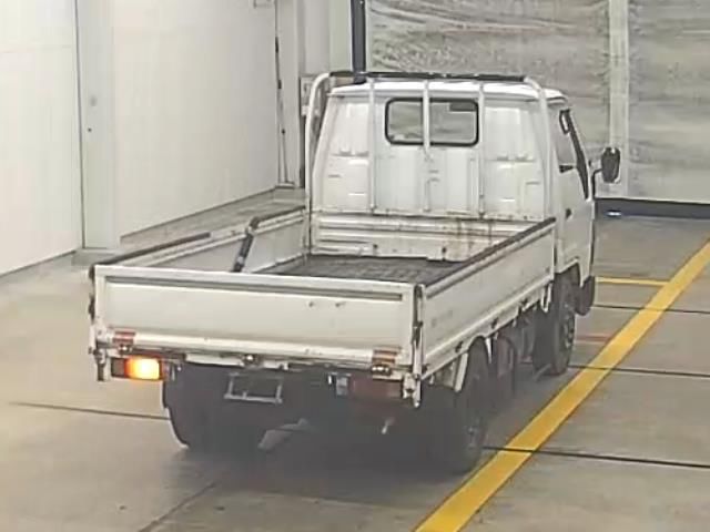 1990 Toyota Dyna Flatbed auction photo 2