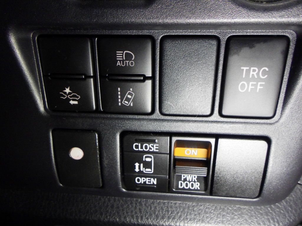 2019 Toyota Voxy ハイブリッドX auction photo 8