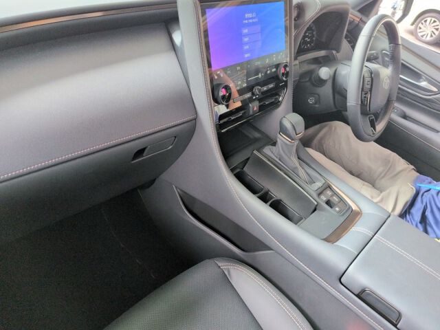 2025 Toyota Alphard Z auction photo 3