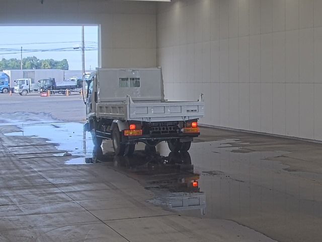 2005 Isuzu Forward ダンプ auction photo 2