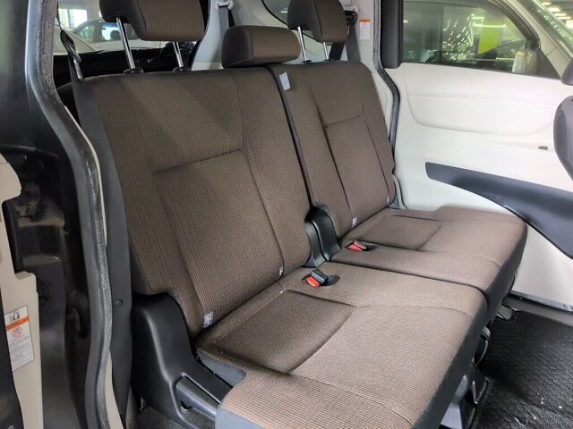 2015 Toyota Sienta G auction photo 6
