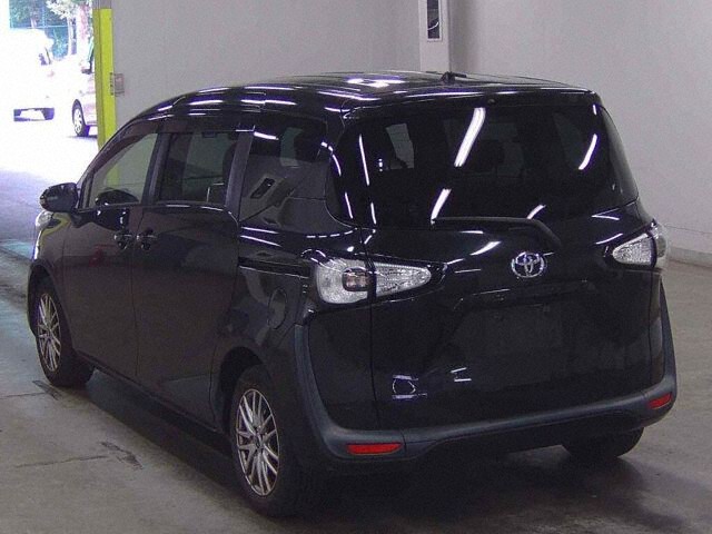 2015 Toyota Sienta G auction photo 2