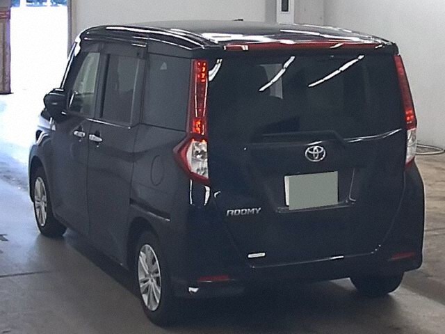 2022 Toyota Roomy G 4WD auction photo 2