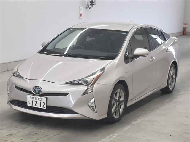 2016 Toyota Prius S Touring Selection auction photo 4
