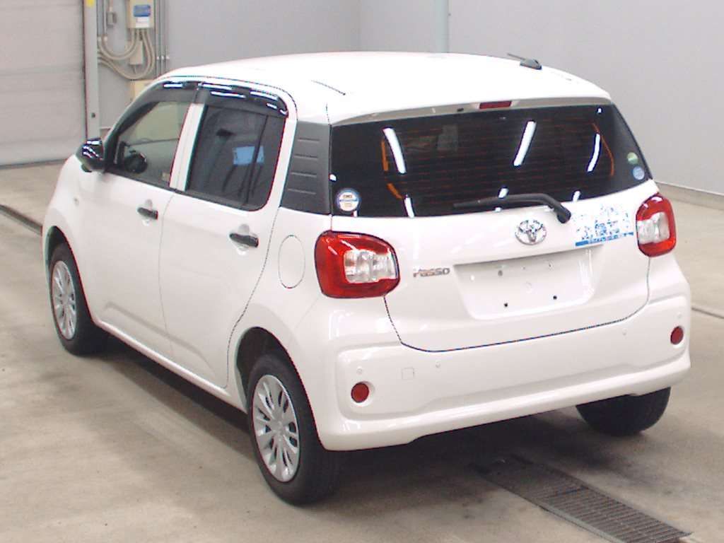 2020 Toyota Passo X S 4WD auction photo 6